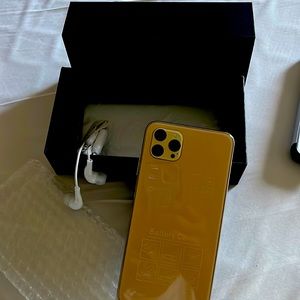 This is a 12 pro max 512 GB android phone